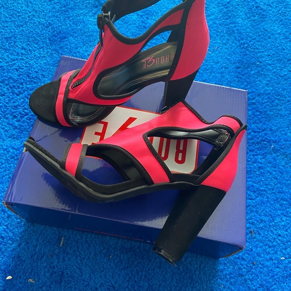 Women’s Heels - Picture 2 of 2